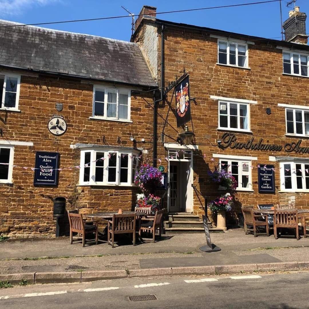 Bartholomew Arms Bed & Breakfast Maidford Dış mekan fotoğraf