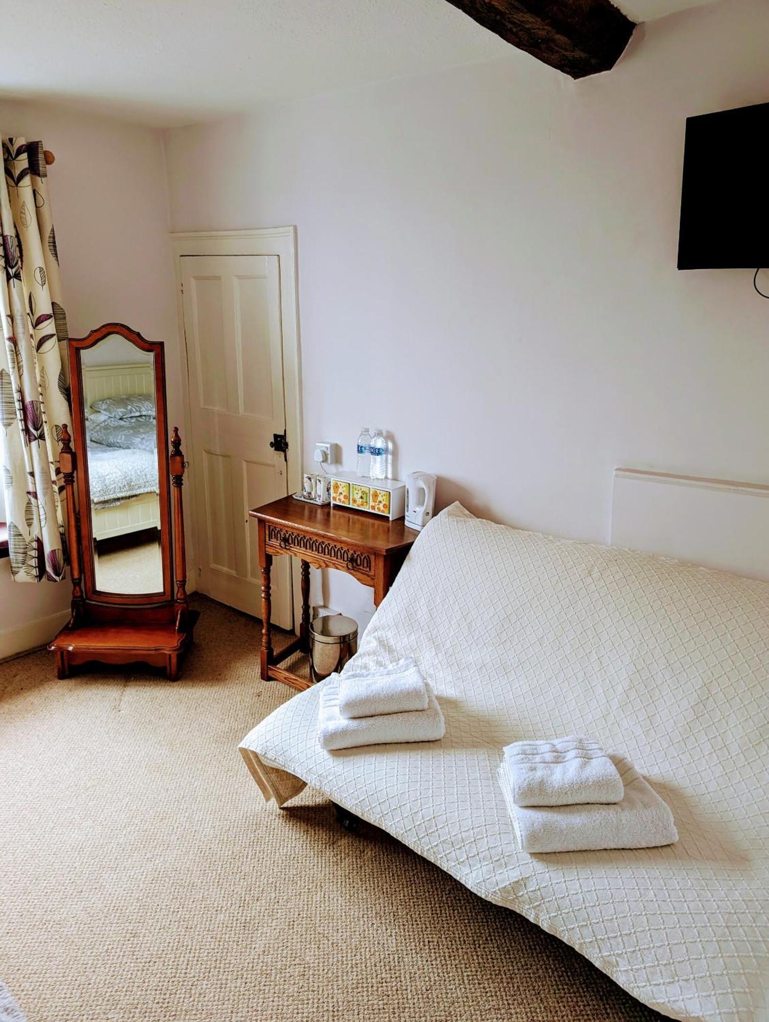 Bartholomew Arms Bed & Breakfast Maidford Dış mekan fotoğraf